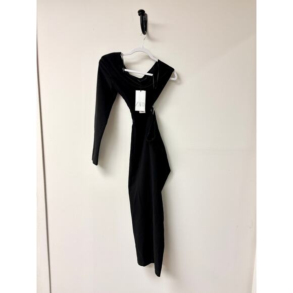 NWT Zara Asymmetric Cutout Midi Dress with Chain Accent Black Women's Size M - Picture 3 of 6
